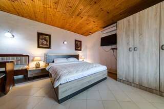 Дома для отпуска Holiday Home Pavle Риека-Црноевича Дом с 1 спальней-1